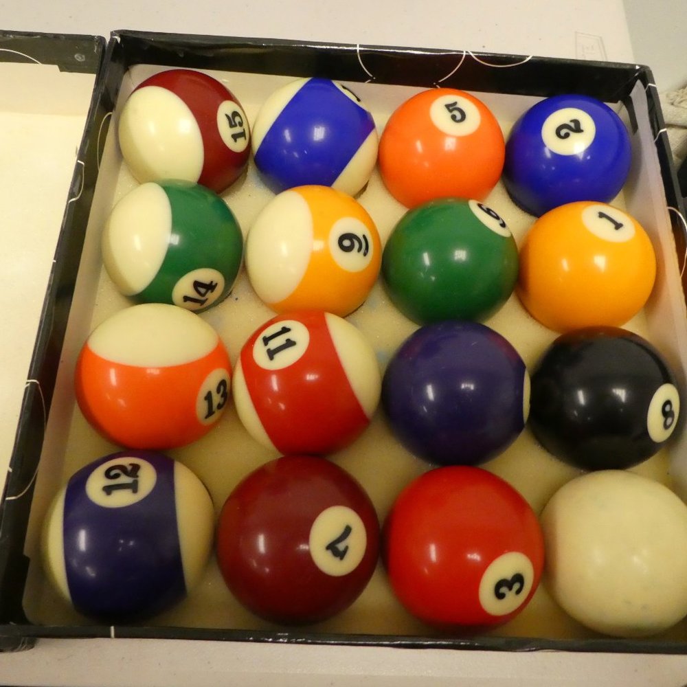 Aramith set of billard balls vintage